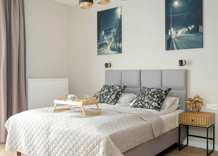 Nowoczesne Very Berry W Poznaniu Z Parkingiem By Renters Poznań