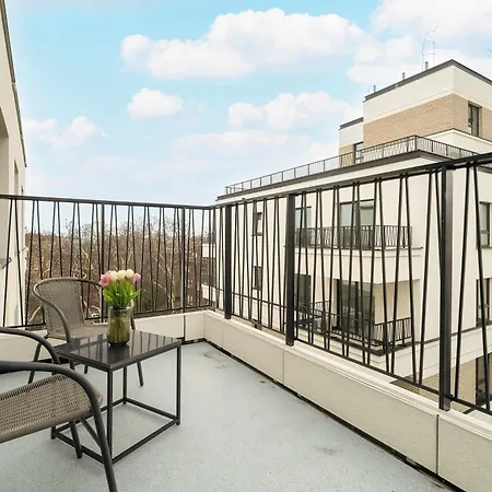 Nowoczesne Very Berry W Poznaniu Z Parkingiem By Renters Appartamento