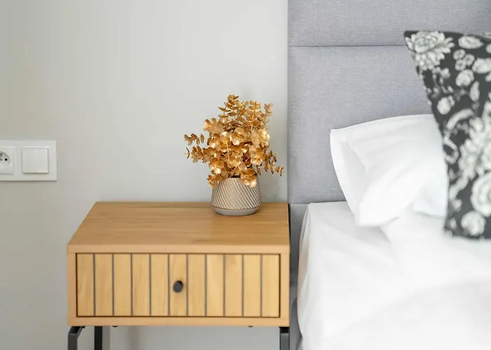 Apartment Nowoczesne Very Berry W Poznaniu Z Parkingiem By Renters *