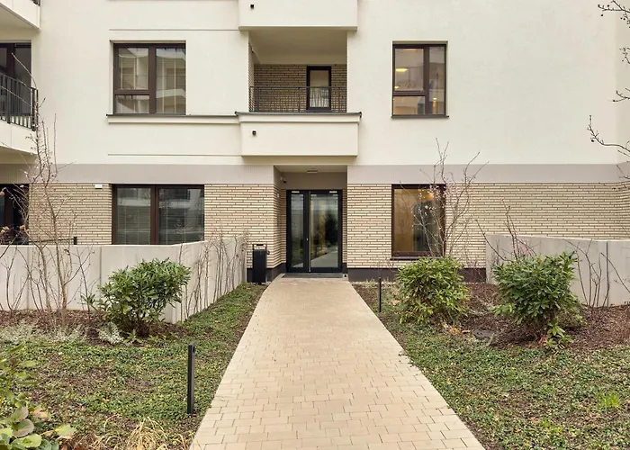 Nowoczesne Very Berry W Poznaniu Z Parkingiem By Renters