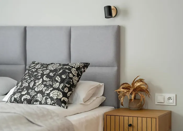 Apartment Nowoczesne Very Berry W Poznaniu Z Parkingiem By Renters